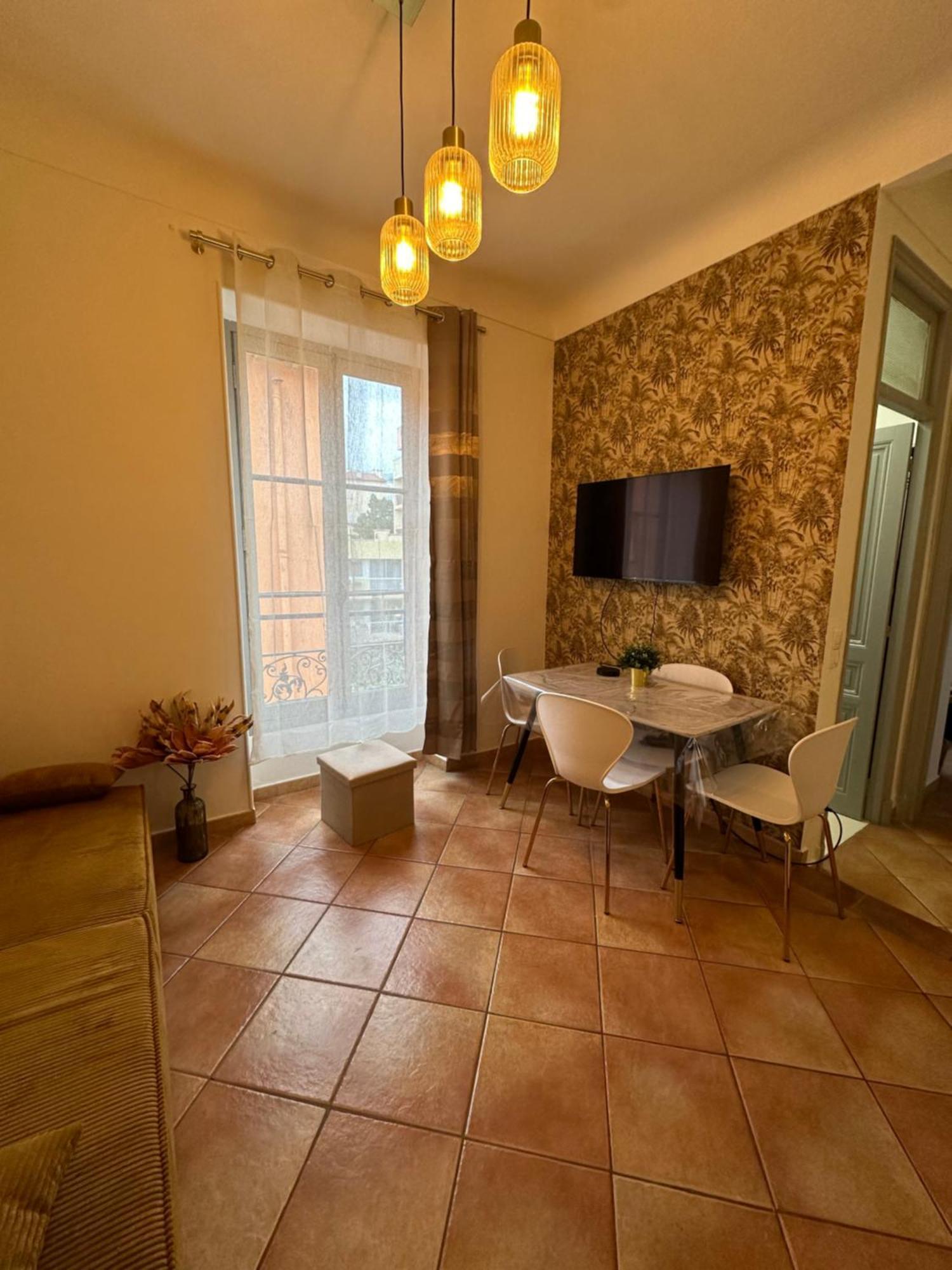 Villarey Home - Central Apartment In 멍똥 외부 사진